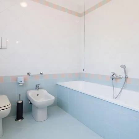 Beach House Holiday Apartments Rimini Exterior photo