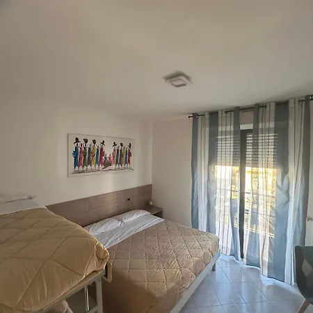 Beach House Holiday Apartments Rimini Exterior photo