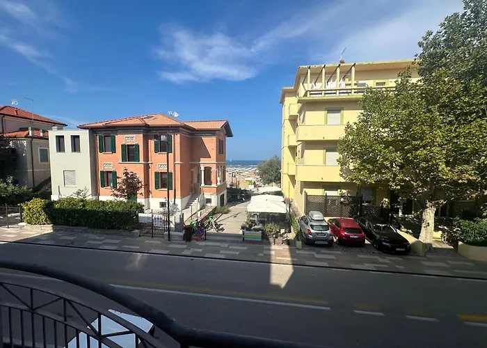 Beach House Holiday Apartments